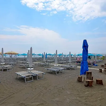 Mobile In Near Lido di Dante